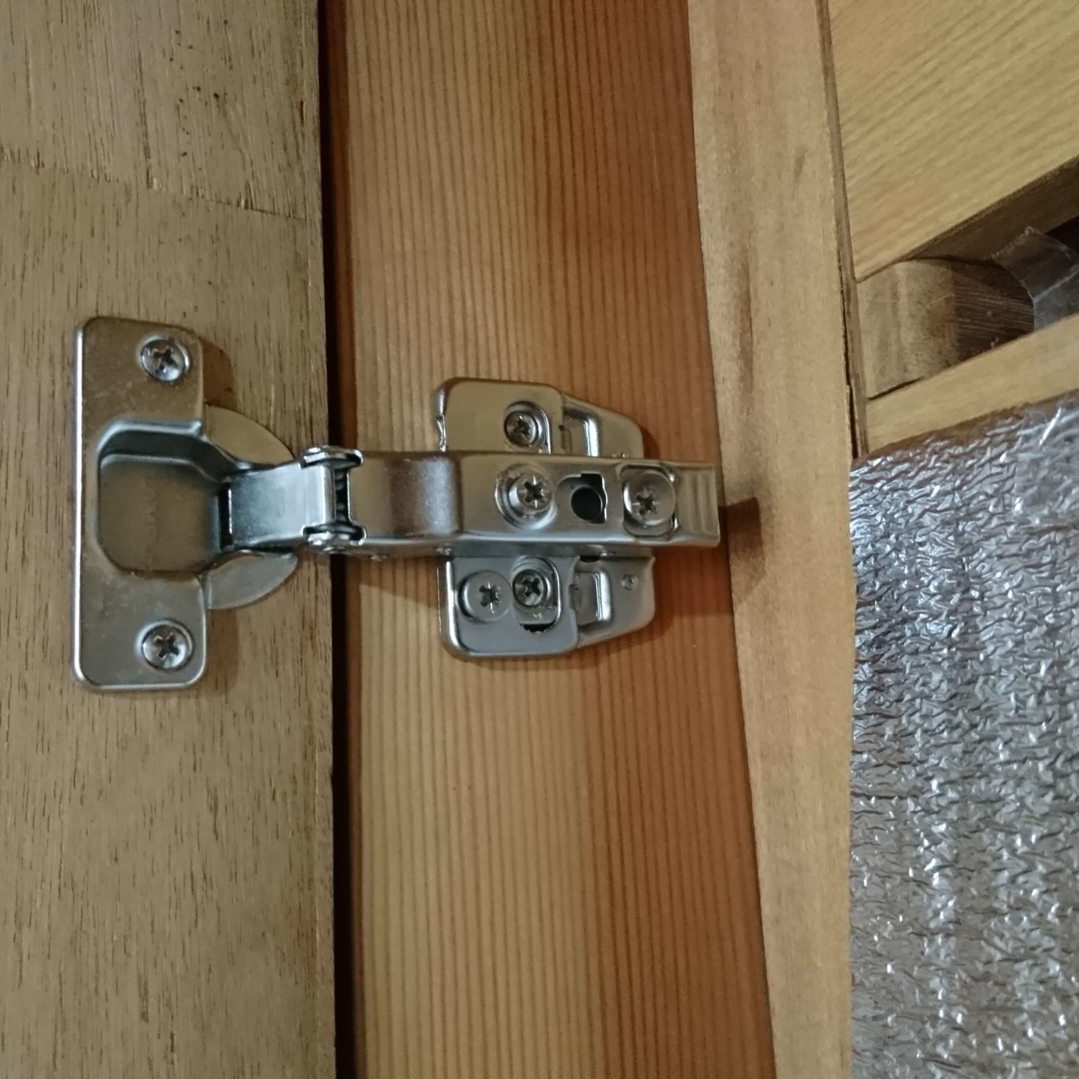 蝶番の調整・交換 小牧市 | 蝶番の調整・交換なら建具修理の窓口小牧市