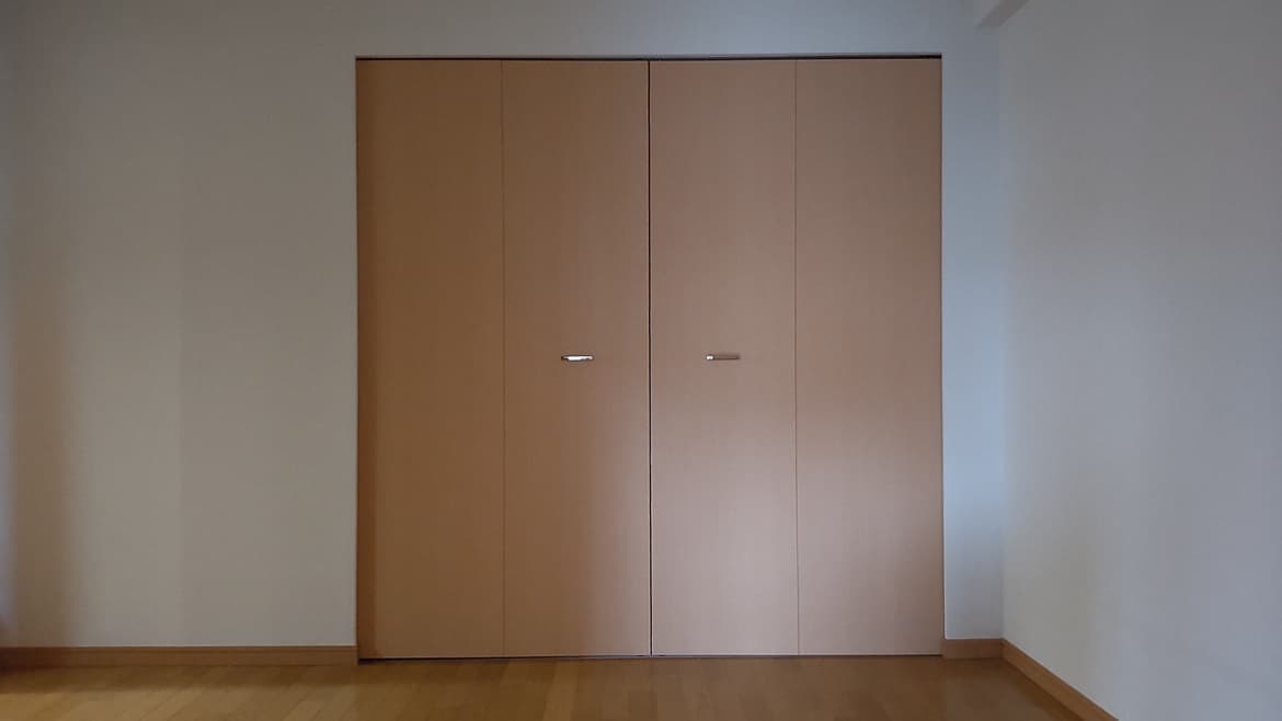 収納折戸新調なら小牧市の建具修理の窓口小牧市